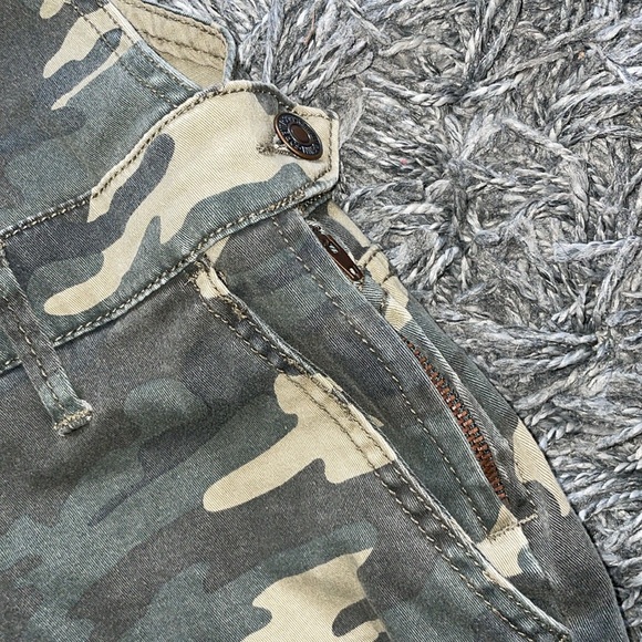 Forever 21 camo overall size small - Picture 8 of 13